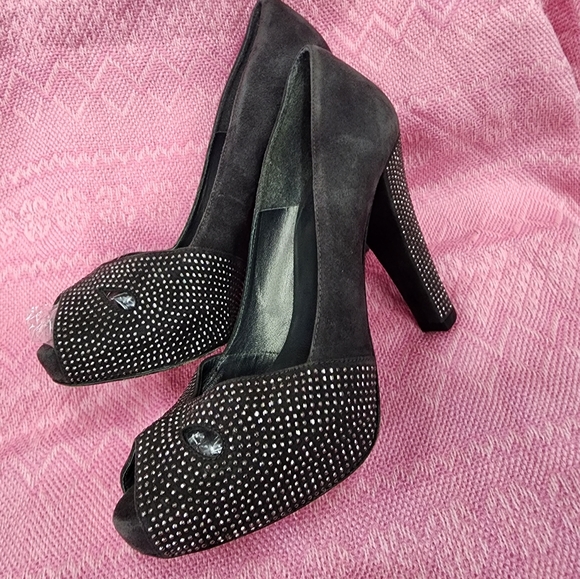 Stuart Weitzman Charcoal Peep Toe Jeweled …size 7.5 - Picture 11 of 16